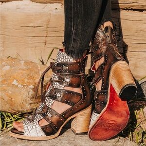 Freebird Brandy Studded Leather Lace-Up Bootie Sandals Snake Embossed Sz 7